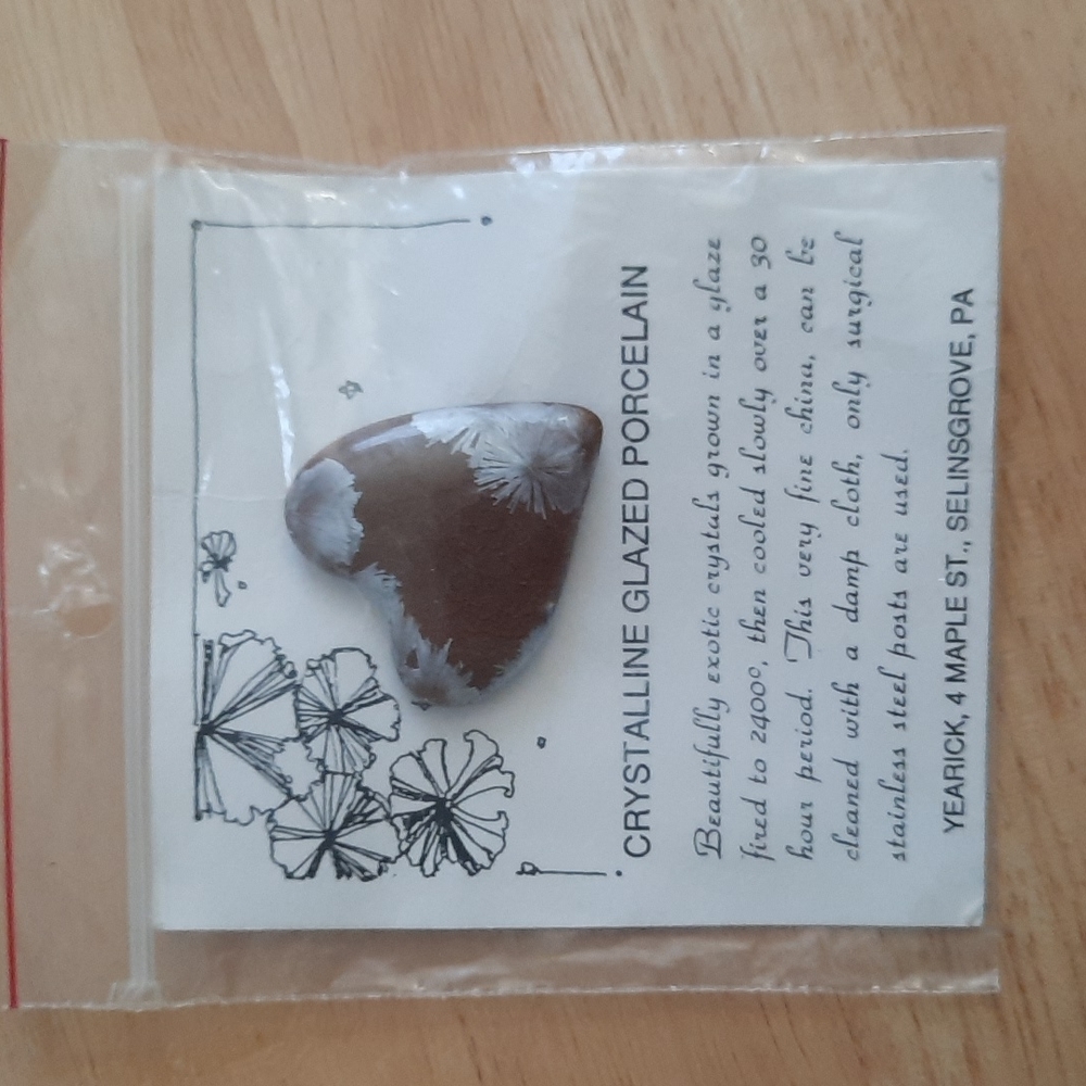 Crystalline Glazed Porcelain Heart Pin - Picture 1 of 3